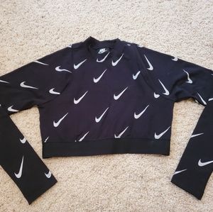 Nike crop work out top